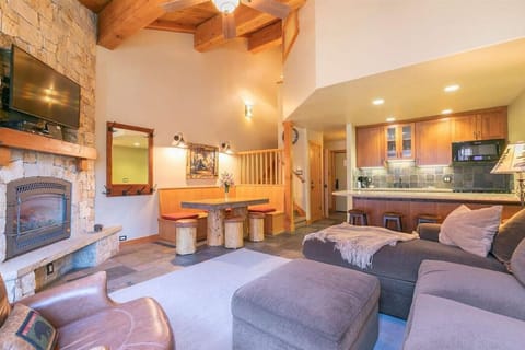 Beautiful, cozy living room with plenty of seating!
