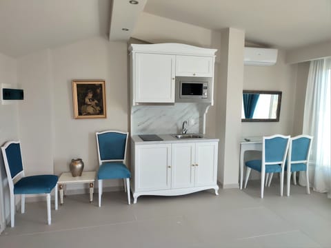 Minibar, individually decorated, desk, blackout drapes