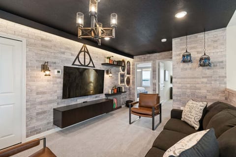 Fan of Harry Potter? Enjoy a movie marathon in our Harry Potter themed TV room.