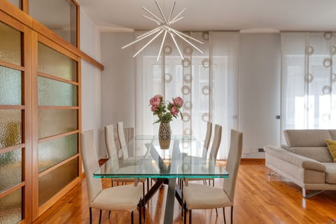 Comfort Apartment | Living area | 70-cm flat-screen TV with digital channels, TV