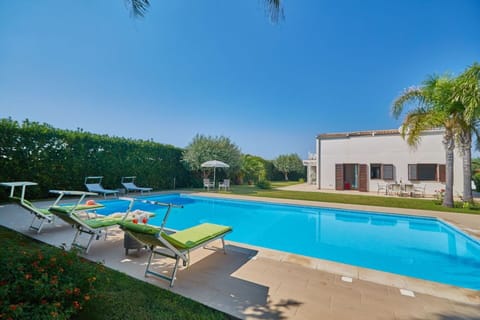 Activities, Balcony / Terrace / Patio, Facilities, Pool, Spring