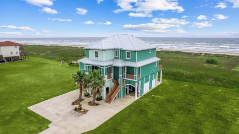 Exterior: Aerial view of your beachfront oasis at Seahorse Estates with direct beach access.