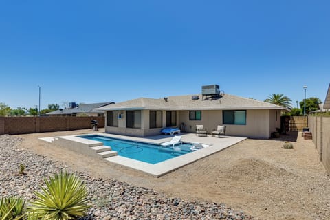 Sun City West Vacation Rental | 2BR | 2BA | 1,650 Sq Ft | Step-Free Access
