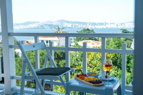 Exclusive Room, Lanai, Sea View | Minibar, soundproofing, free WiFi, bed sheets