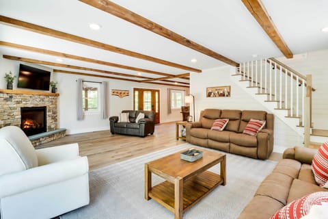 Milton Vacation Rental | 5BR | 3BA | 2,500 Sq Ft | Stairs to Access