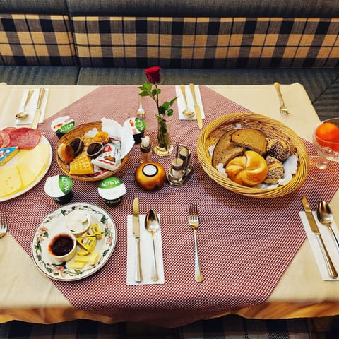 Daily continental breakfast for a fee