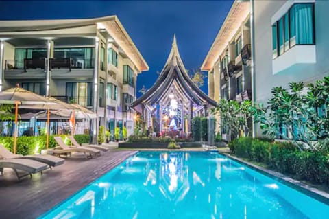 Outdoor pool, open 10:00 AM to 8:00 PM, pool umbrellas, sun loungers