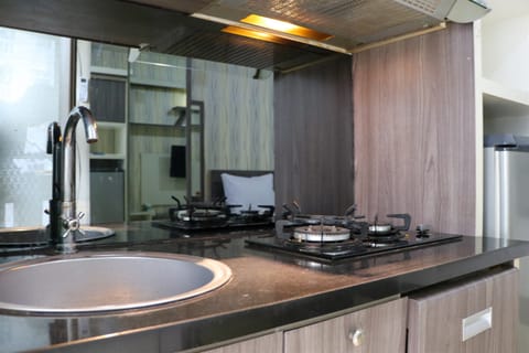 Apartment | Private kitchen | Full-size fridge, stovetop, rice cooker, cookware/dishes/utensils
