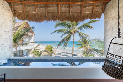 Ocean Front Master Suite | Premium bedding, memory foam beds, minibar, in-room safe