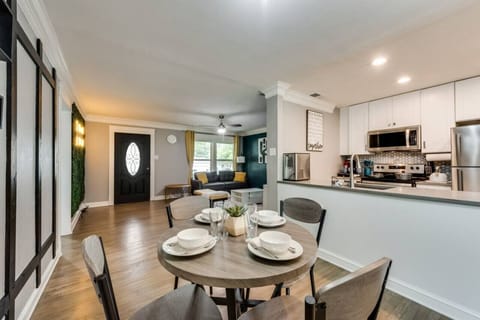 Cozy vacation home with full kitchen, perfect for family getaways