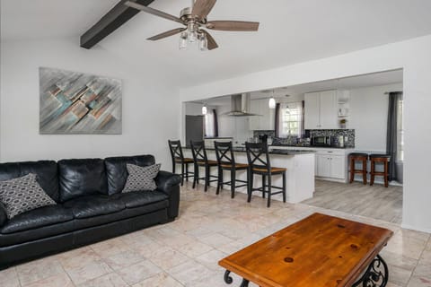 Open floor plan, an expected delight!