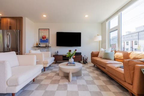 1st Floor Living Area | Flat Screen TV | Bar Cart