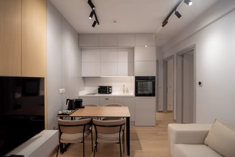 Executive Suite | Private kitchen | Mini-fridge, stovetop, espresso maker, electric kettle