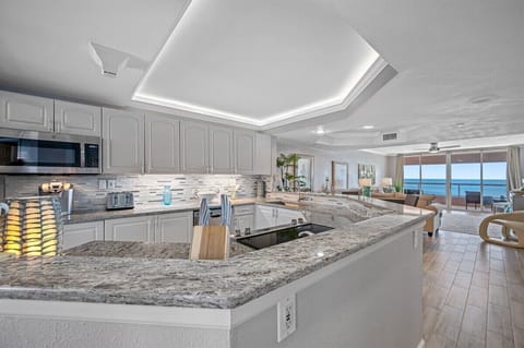 Large updated Kitchen