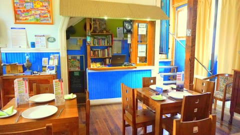 Snack bar