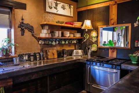 Fully Equipped cooks kitchen,  gas stove and Oven