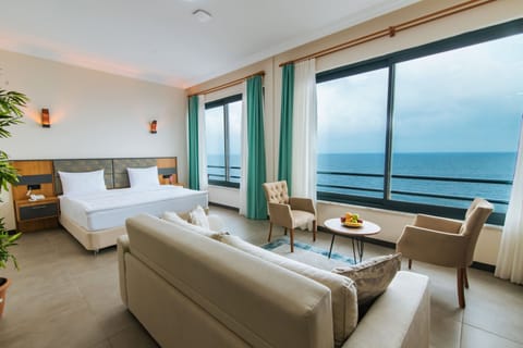 Superior Suite | Premium bedding, minibar, desk, soundproofing