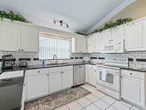 10-_OpulentREMedia-10