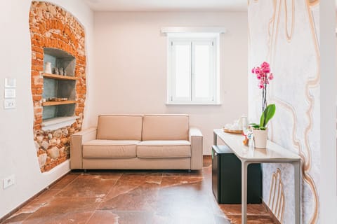 JUNIOR SUITE DELUXE | 1 bedroom, minibar, in-room safe, soundproofing