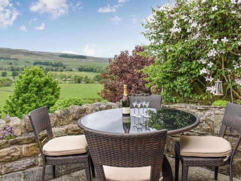 Sitting-out-area | Stoney End Cottage, Worton, near Leyburn