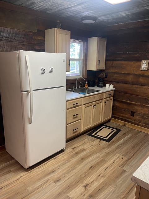 Refrigerator with ice maker