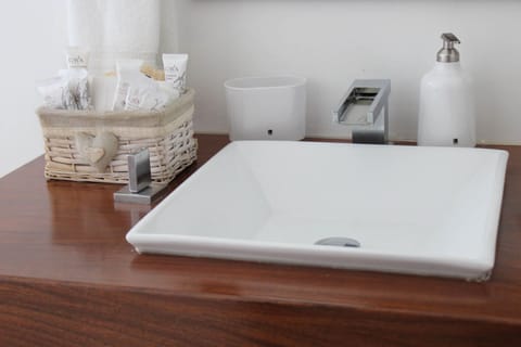 Egyptian cotton sheets, premium bedding, pillowtop beds, in-room safe