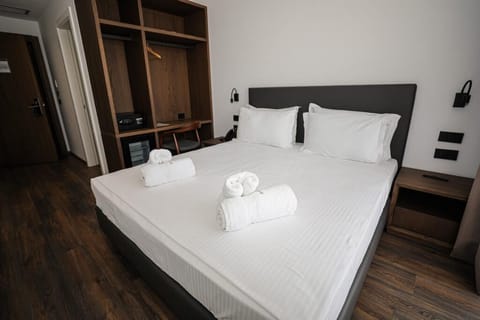 Junior Room | Soundproofing, free WiFi, bed sheets