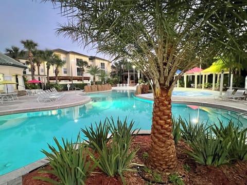 Heated Tropical Beach Style Walk-in Pool