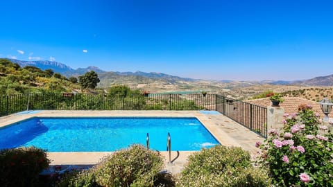 Casa Rural El Tajo  El Gastor by Ruralidays