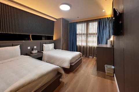 Deluxe Room | City view