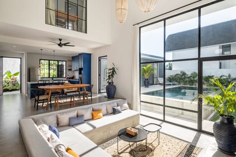 Deluxe Villa | Private kitchen | Kitchen islands