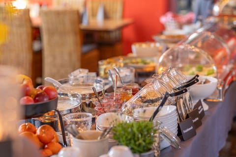 Daily buffet breakfast (EUR 16.90 per person)