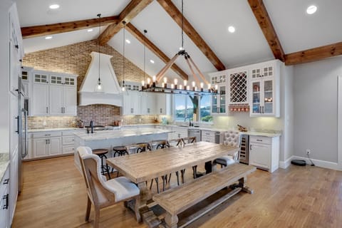 fully stocked kitchen
