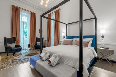 Bedroom, Bed, Sitting area