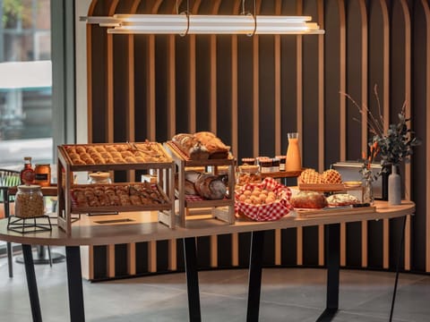 Daily buffet breakfast for a fee