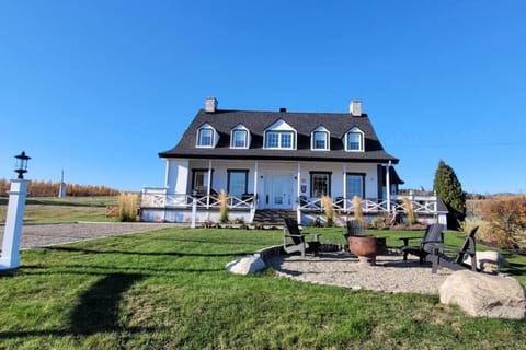Front view of the house (1)