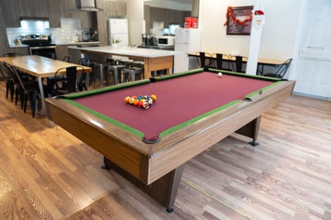 Pool table 