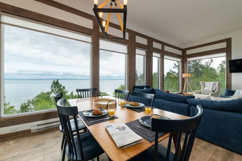 Dining room, living room and spectacular view