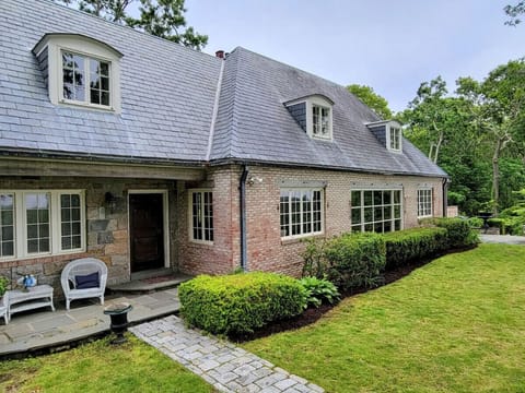 View of Commodore Manor from the front walk.