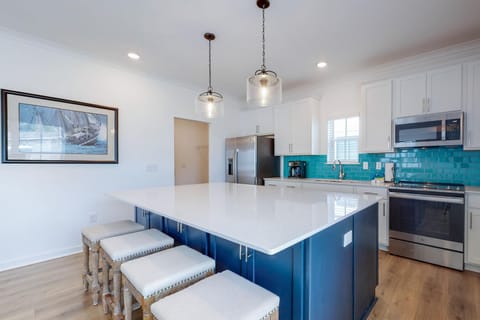 House, Multiple Beds, Balcony, Garden View | Private kitchen | Fridge, microwave, oven, stovetop