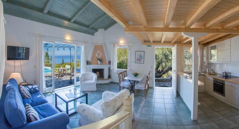 House, Smoking | 2 bedrooms, Internet