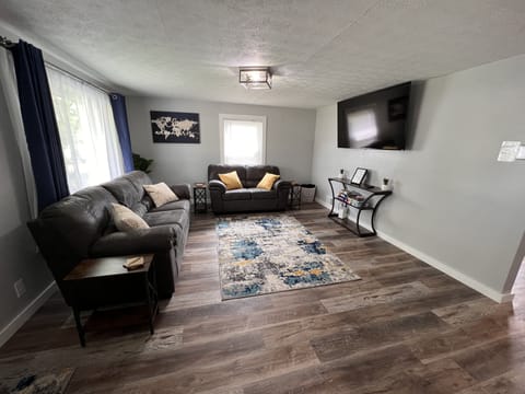 Living room with 65" tv