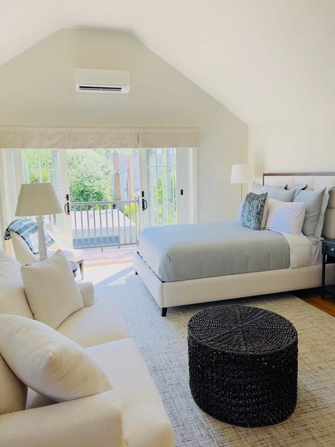 Charming Downtown Studio — Walk to Waterfront, Dining, and Shops