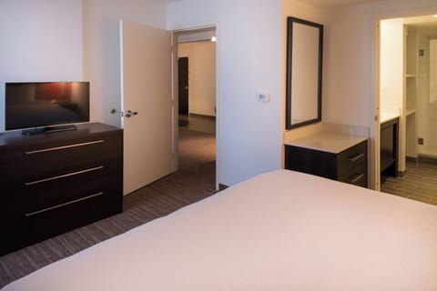 Suite, 1 Bedroom | In-room safe, blackout drapes, rollaway beds, free WiFi