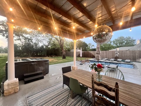 Luxury Fredericksburg retreat with private pool, hot tub, and covered patio. Perfect for family gatherings, wine weekends, or peaceful Hill Country escapes.