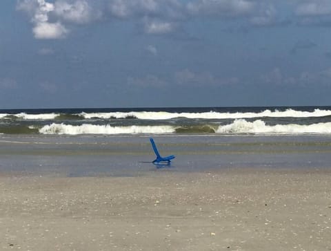 Steps to the beach-no roads to cross. Your throne awaits!