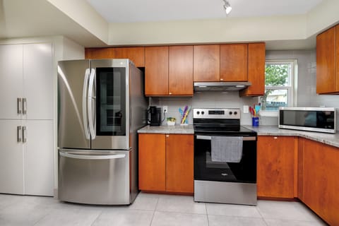 fully equipped kitchen