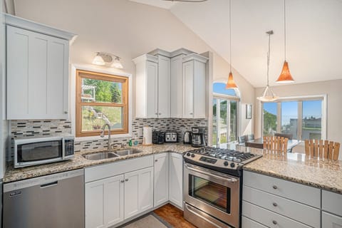 Coffee maker, toaster, cookware & utensils