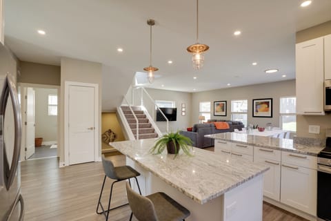 House (5 Bedrooms) | Interior