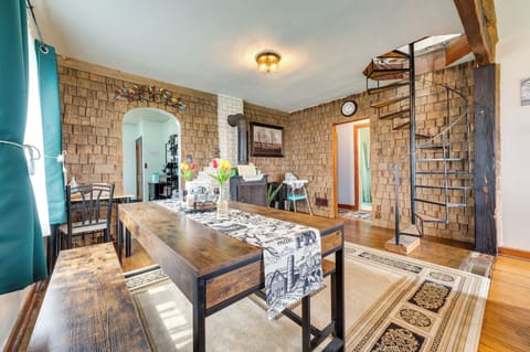 House (2 Bedrooms) | Interior
